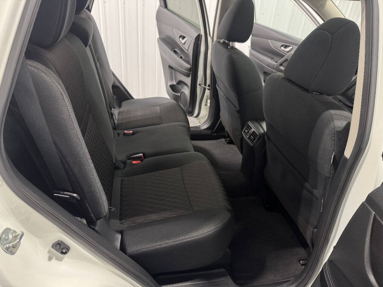 Used 2020 Nissan Rogue SV AWD/4WD image 26