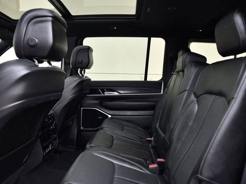 Used 2023 Jeep Wagoneer Series III w/ Premium Group I image 25