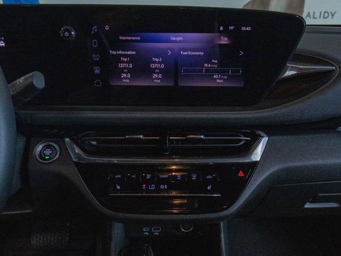 Used 2025 Buick Envista Avenir FWD image 4