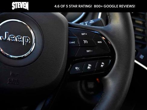 Used 2023 Jeep Cherokee Altitude Lux image 18