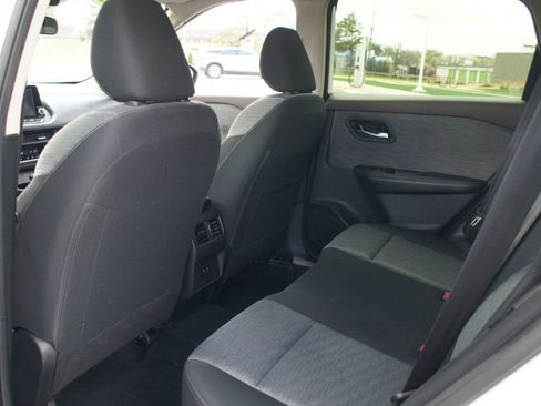 Used 2023 Nissan Rogue SV image 14