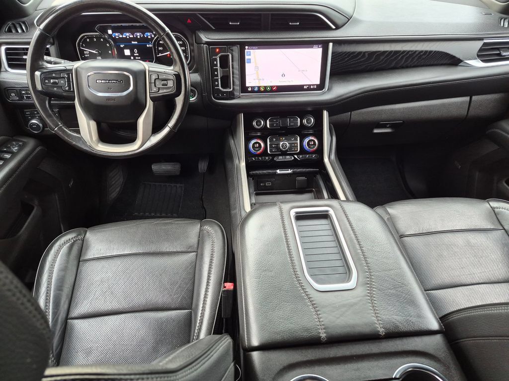 Used 2021 GMC Yukon XL Denali w/ Advanced Technology Package AWD/4WD image 17