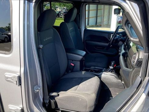Used 2019 Jeep Wrangler Unlimited Sahara w/ Cold Weather Group AWD/4WD image 30