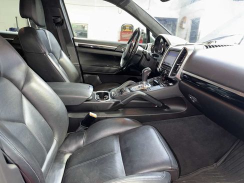 Used 2014 Porsche Cayenne GTS AWD/4WD image 25