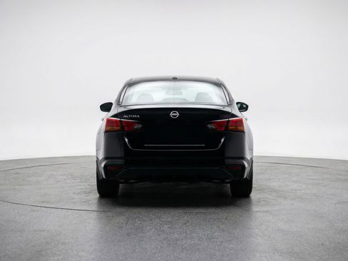Used 2025 Nissan Altima 2.5 SV FWD image 7