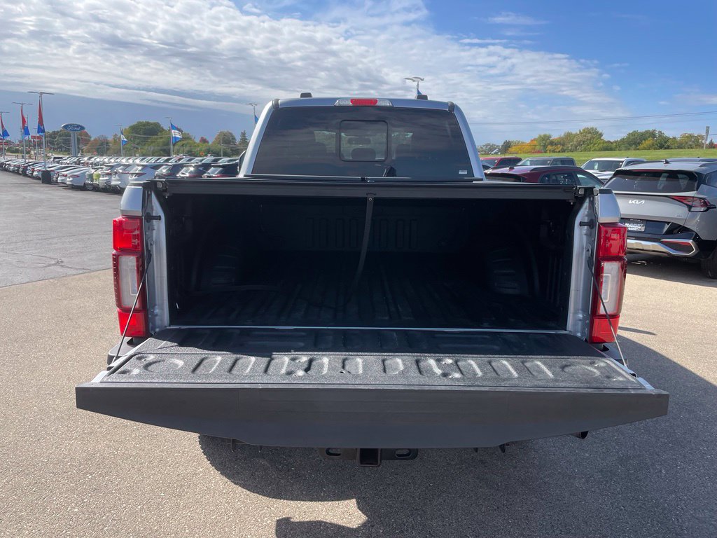Used 2022 Ford F250 Lariat w/ Black Appearance Package AWD/4WD image 31