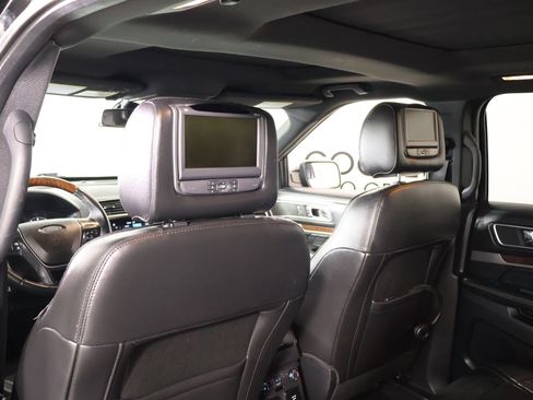 Used 2018 Ford Explorer Platinum AWD/4WD image 17
