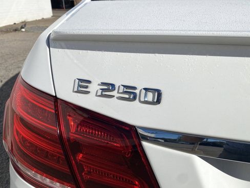 Used 2014 Mercedes-Benz E 250 BlueTEC Sedan image 15