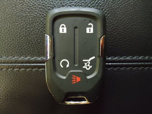 Used 2022 GMC Terrain SLT w/ LPO, Floor Liner Package image 32