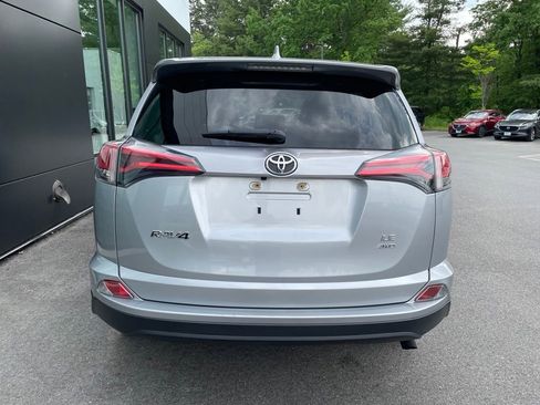 Used 2018 Toyota RAV4 LE AWD/4WD image 6