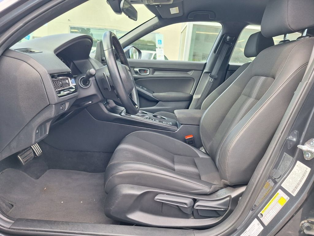 Used 2025 Honda Civic Sport image 11