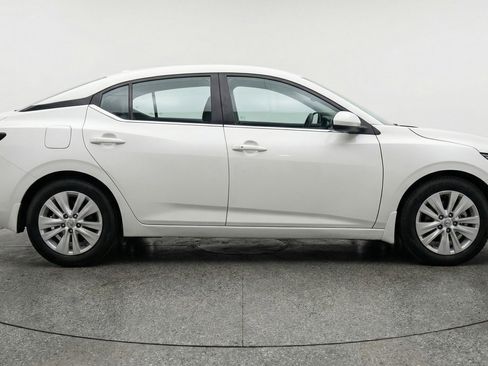 Used 2025 Nissan Sentra S FWD image 11