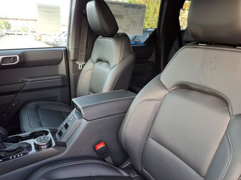 New 2026 Ford Bronco Outer Banks w/ Sasquatch Package AWD/4WD image 6