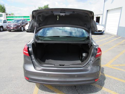 Used 2017 Ford Focus Titanium FWD image 43