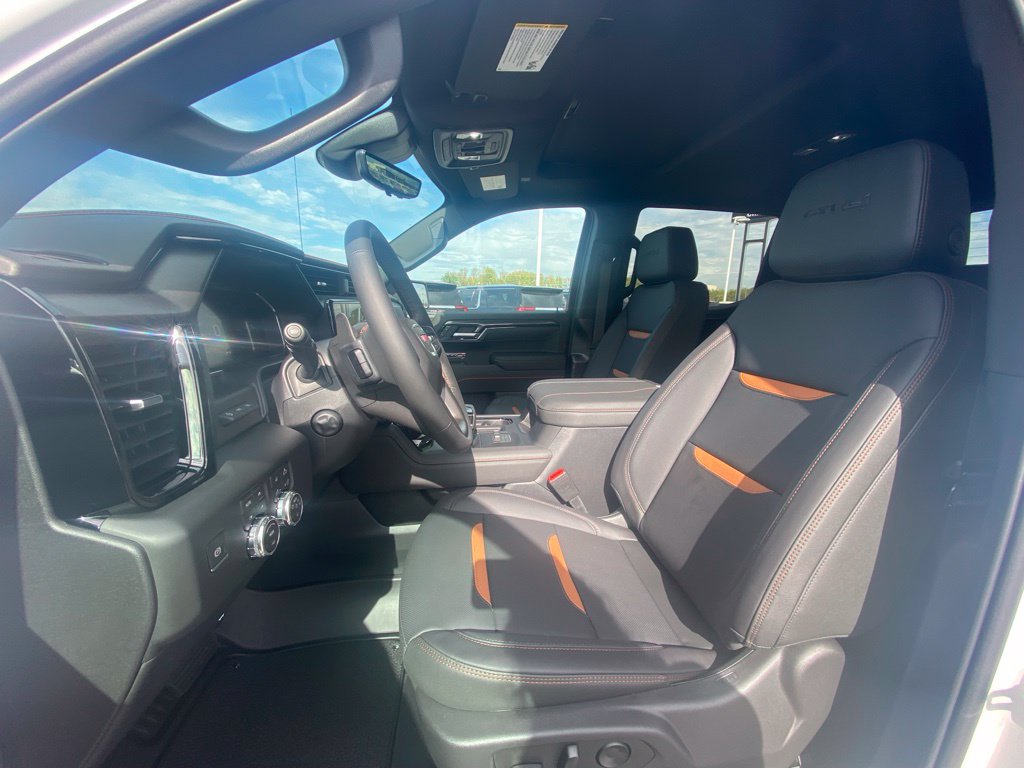 New 2026 GMC Sierra 1500 AT4 w/ AT4 Premium Package AWD/4WD image 14