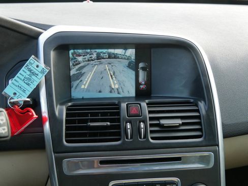 Used 2015 Volvo XC60 T6 Premier Plus image 21