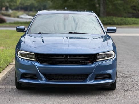 Used 2020 Dodge Charger SXT w/ Plus Group RWD image 4
