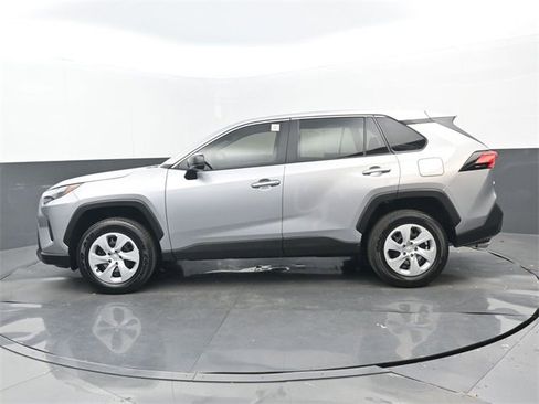 Used 2023 Toyota RAV4 LE image 21