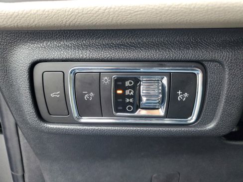 New 2026 Lincoln Corsair Premiere image 14