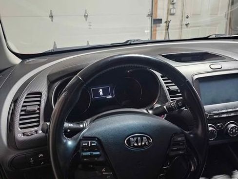 Used 2018 Kia Forte S w/ S Technology Plus Package FWD image 10