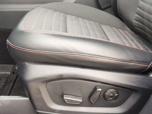 Used 2025 Ford Explorer ST-Line w/ Premium Package image 28