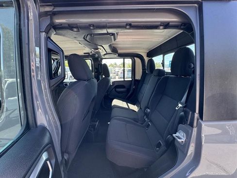 Used 2023 Jeep Gladiator Sport AWD/4WD image 11