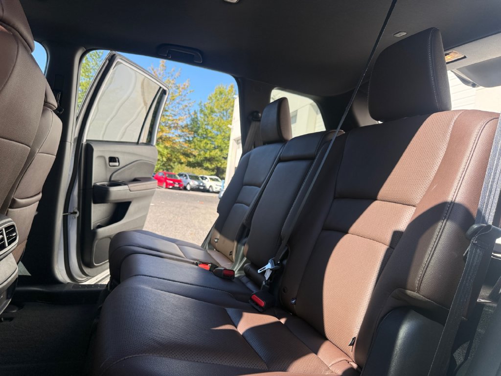 Certified 2025 Honda Passport EX-L image 26