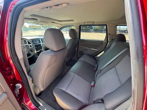 Used 2009 Jeep Grand Cherokee Laredo image 15