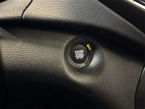 Used 2022 Jeep Cherokee Limited image 17