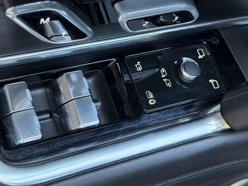 Used 2023 Land Rover Range Rover Long Wheelbase First Edition image 12