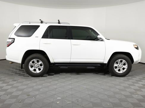Used 2015 Toyota 4Runner SR5 Premium image 4