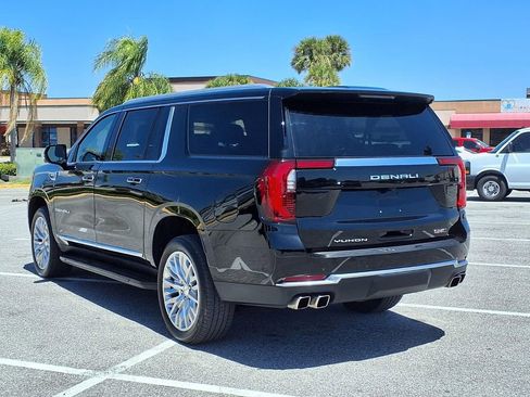 Used 2025 GMC Yukon XL Denali image 5