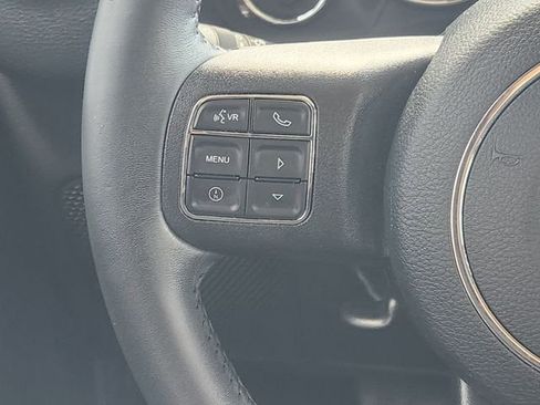 Used 2018 Jeep Wrangler Unlimited Sahara w/ Connectivity Group AWD/4WD image 28