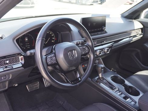 Used 2025 Honda Civic Sport image 12