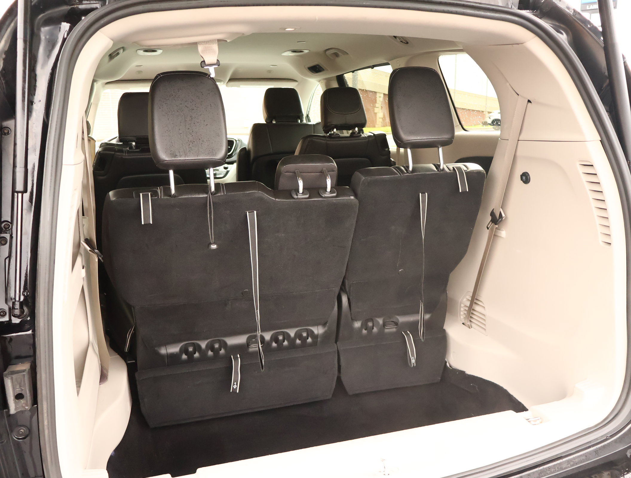 Used 2024 Chrysler Pacifica Touring-L FWD image 28
