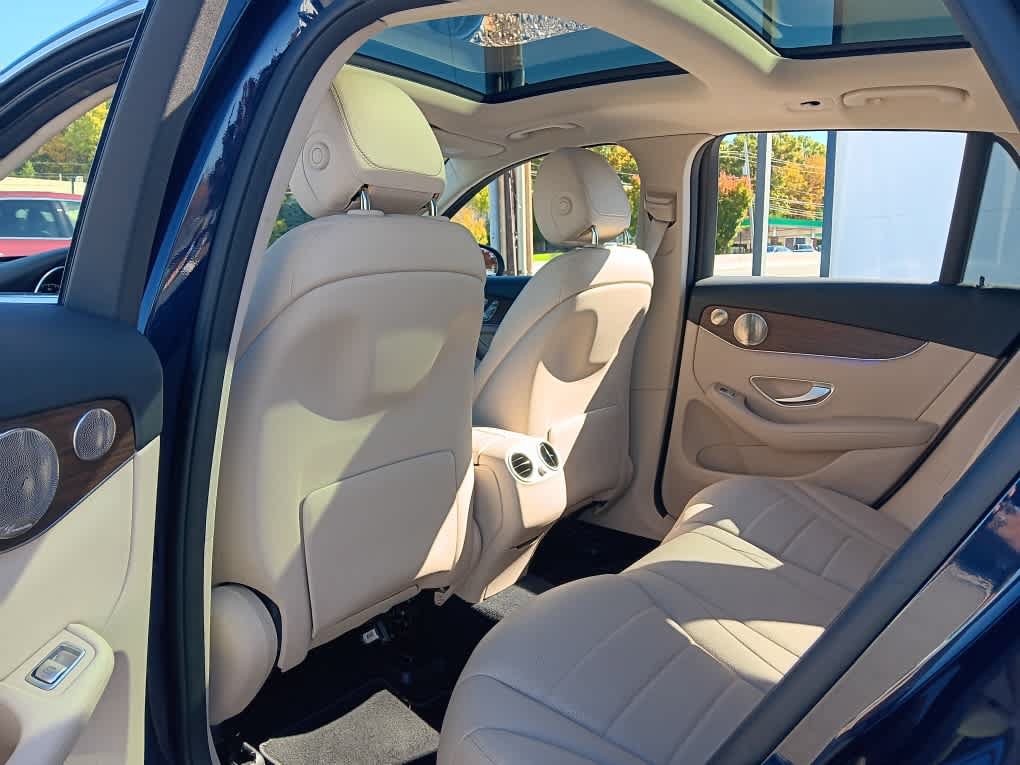Used 2021 Mercedes-Benz GLC 300 4MATIC image 15