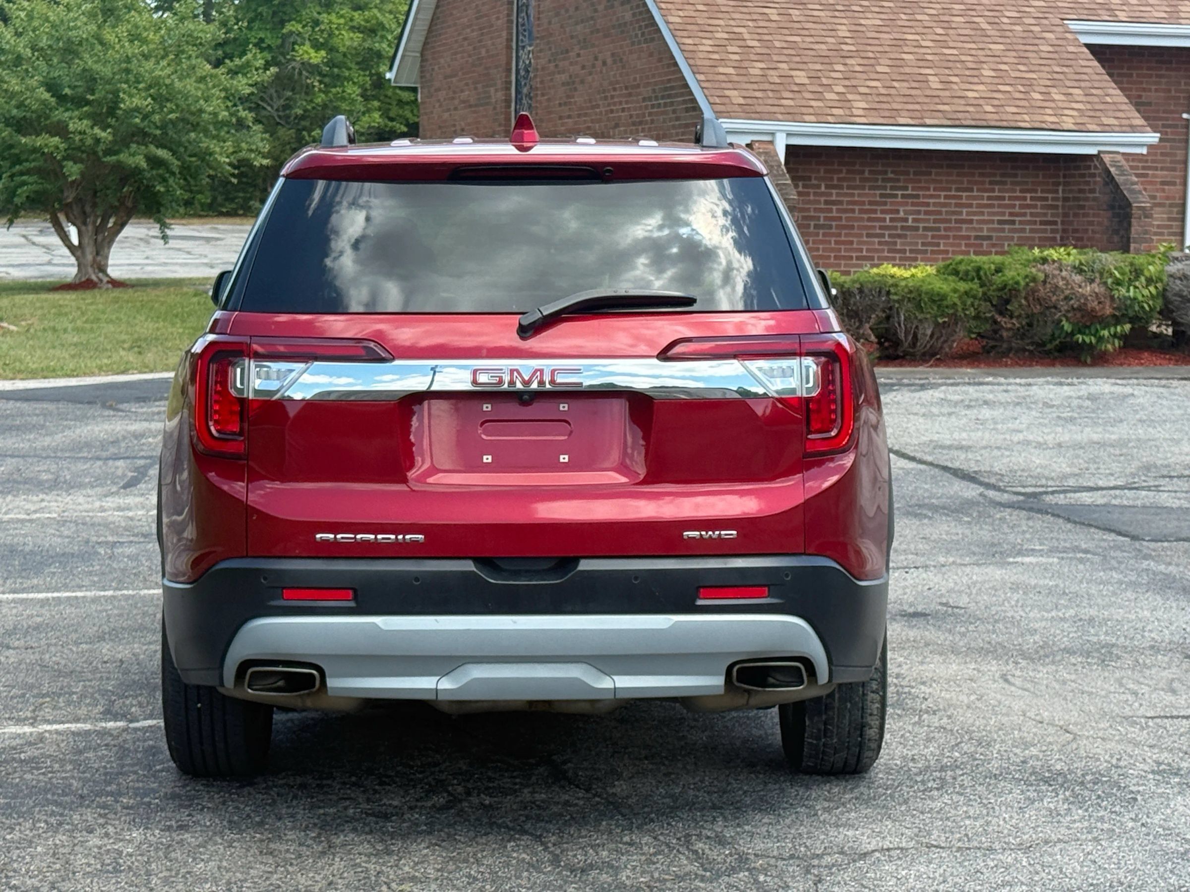 Used 2023 GMC Acadia SLT AWD/4WD image 5