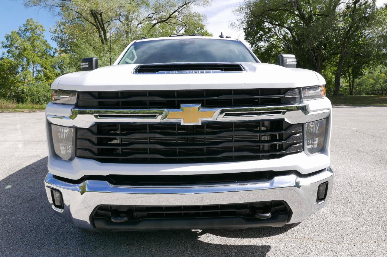 Used 2025 Chevrolet Silverado 3500 LT w/ Convenience Package AWD/4WD image 3