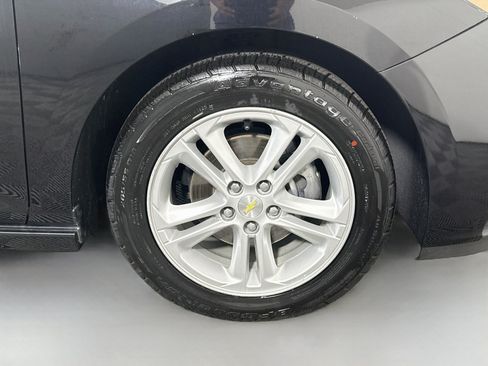 Used 2017 Chevrolet Cruze LT w/ Convenience Package FWD image 32