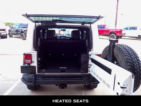 Used 2013 Jeep Wrangler Unlimited Sahara image 8