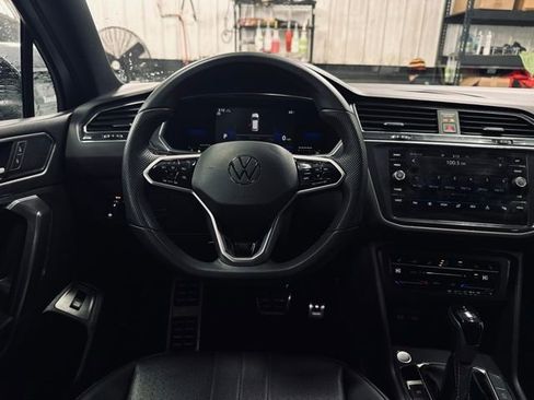 Used 2022 Volkswagen Tiguan SE R-Line image 26