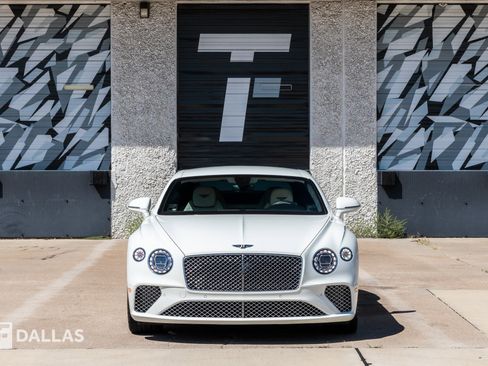 Used 2022 Bentley Continental GT image 3
