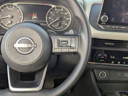 Certified 2023 Nissan Rogue SV image 23