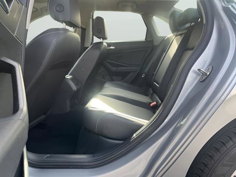 Used 2019 Volkswagen Jetta SE w/ Cold Weather Package image 9