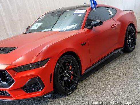 Certified 2025 Ford Mustang GT Premium RWD image 4