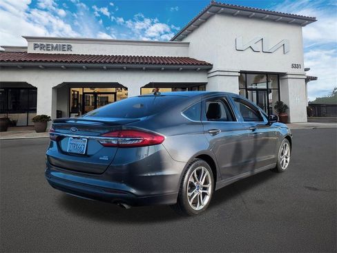 Used 2017 Ford Fusion SE w/ Equipment Group 201A image 8