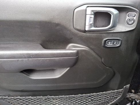 Used 2022 Jeep Wrangler Unlimited Sport image 12