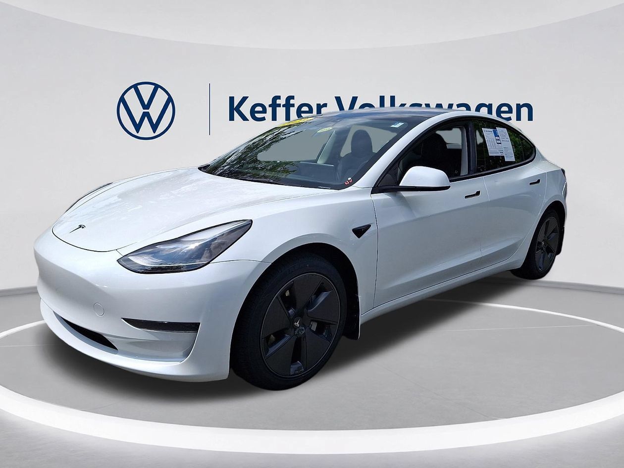 Used 2023 Tesla Model 3 Standard Range RWD image 3