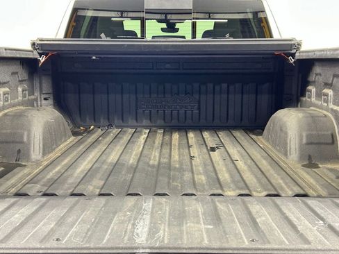 Used 2020 Chevrolet Silverado 1500 High Country image 15