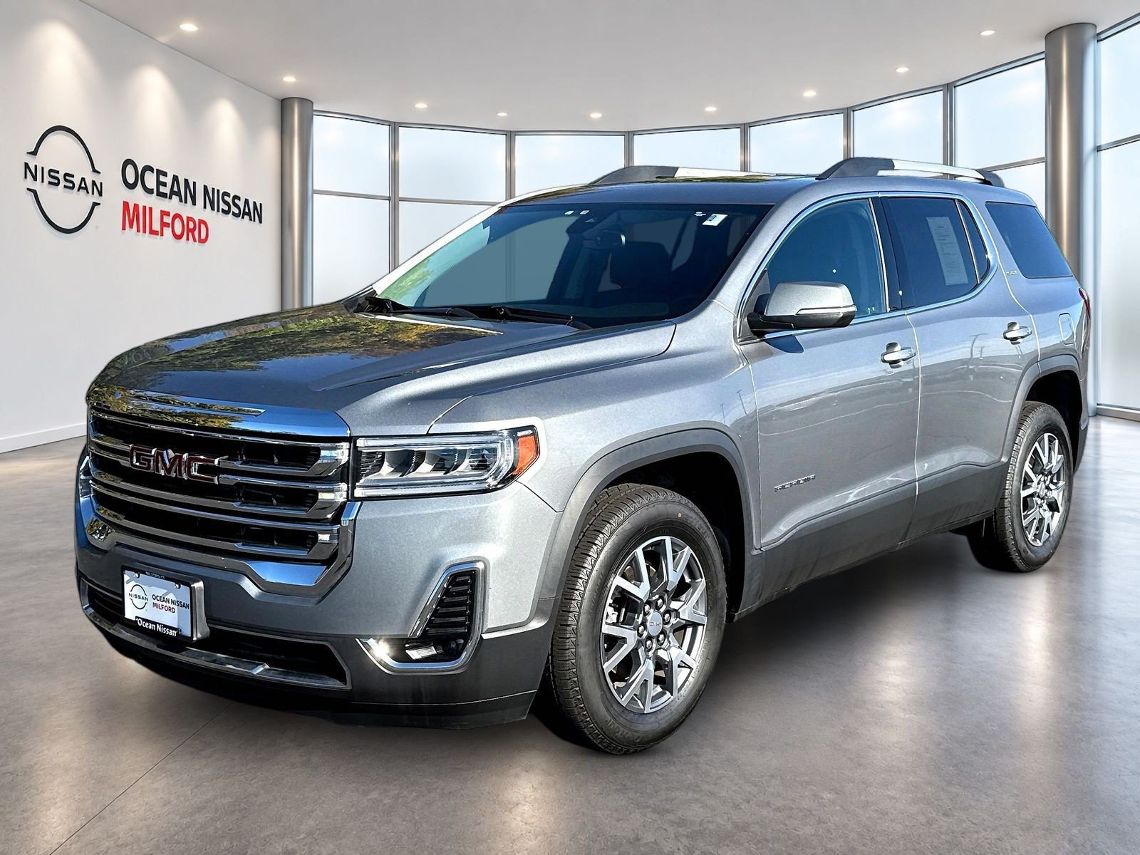 Used 2023 GMC Acadia SLT w/ Preferred Package AWD/4WD image 1